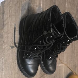 GBG Los Angeles Black Quilted Lace-Up Zip Combat Boots